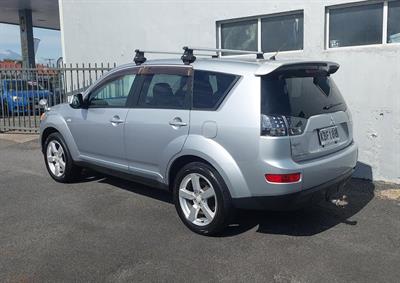 2007 Mitsubishi Outlander - Thumbnail