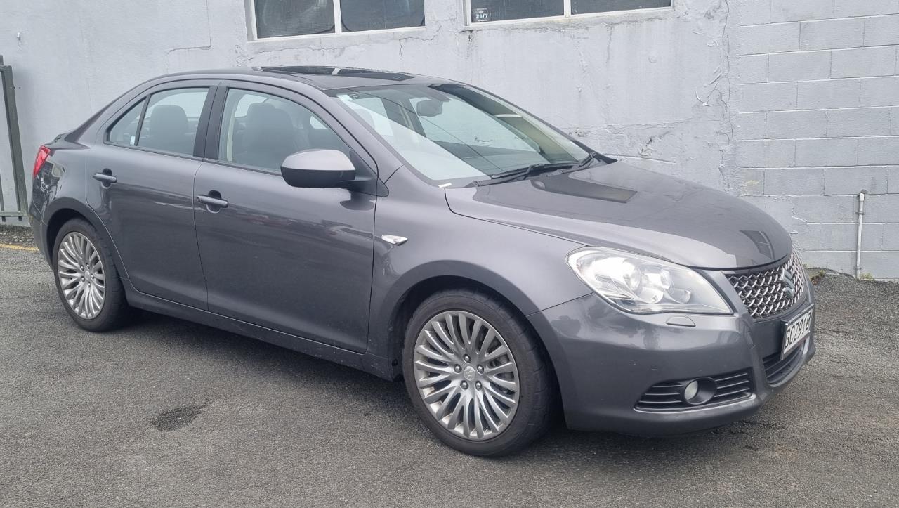 2011 Suzuki KIZASHI
