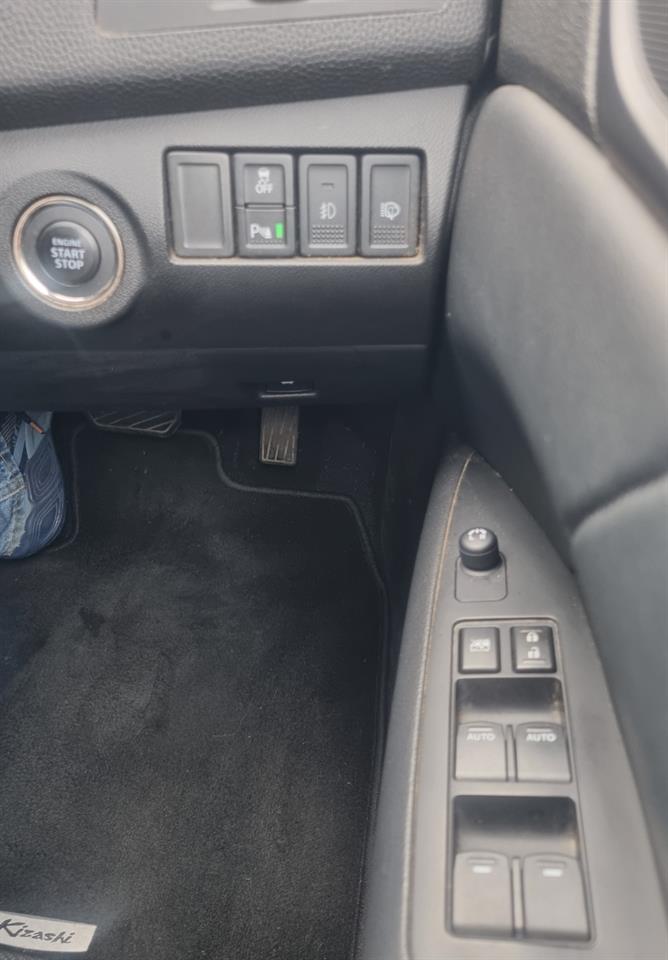 2011 Suzuki KIZASHI