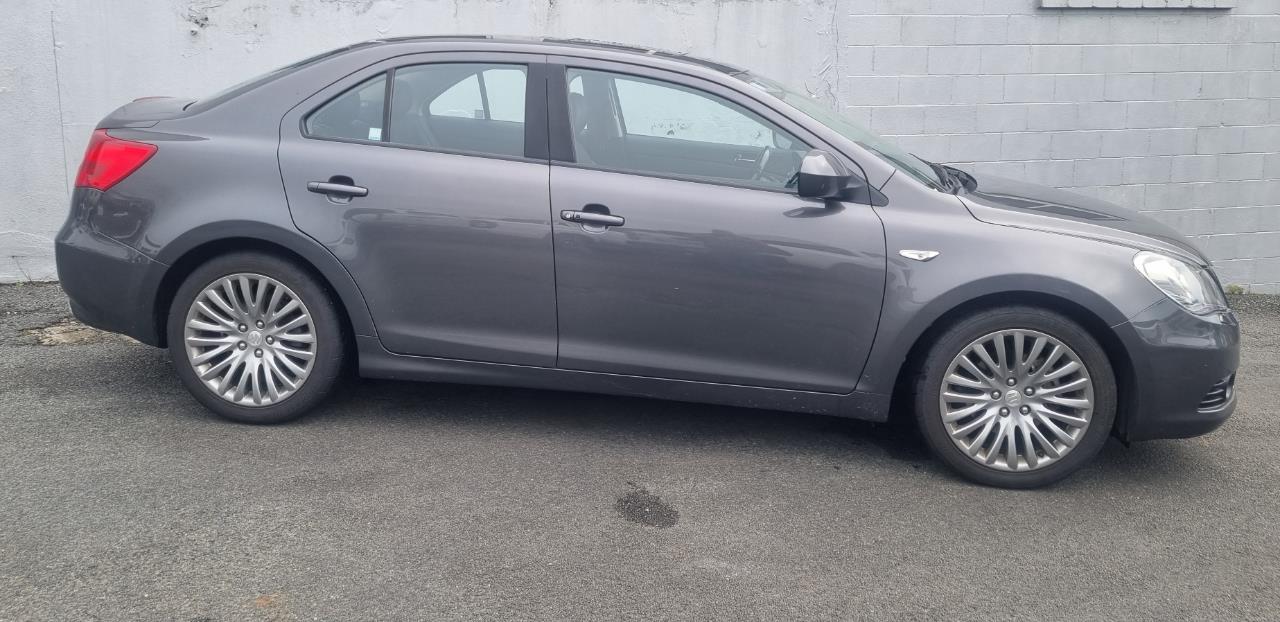 2011 Suzuki KIZASHI