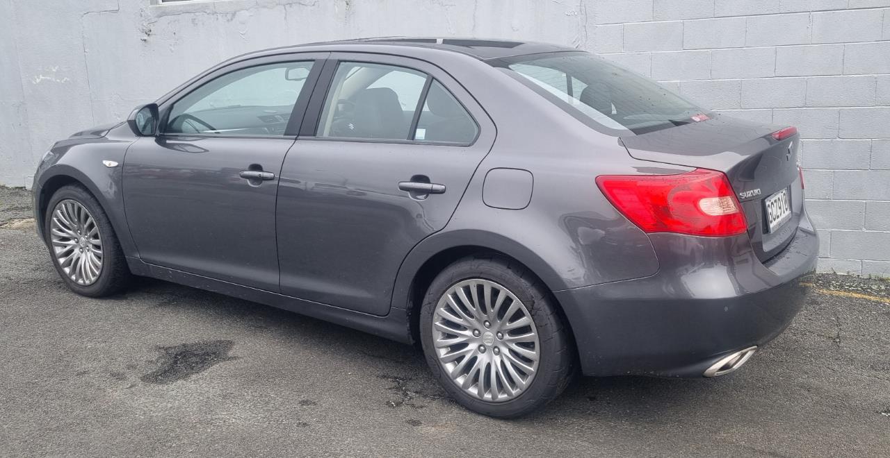 2011 Suzuki KIZASHI