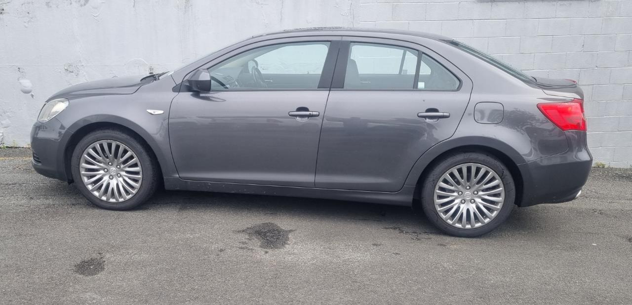 2011 Suzuki KIZASHI