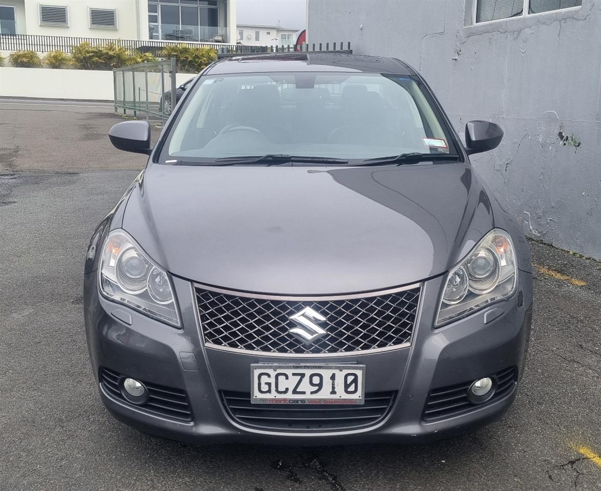 2011 Suzuki KIZASHI