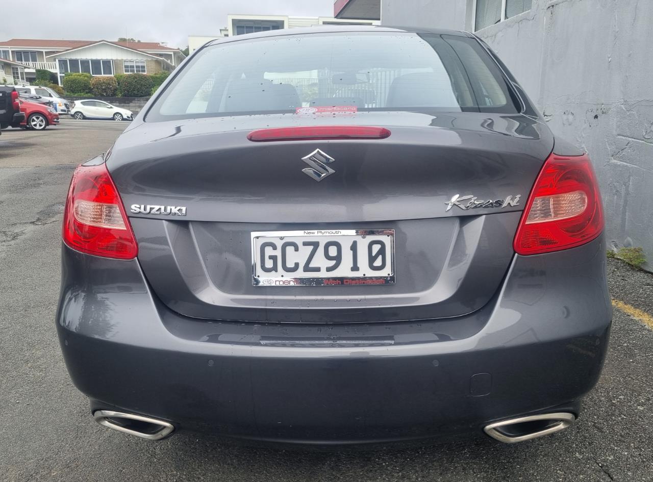 2011 Suzuki KIZASHI