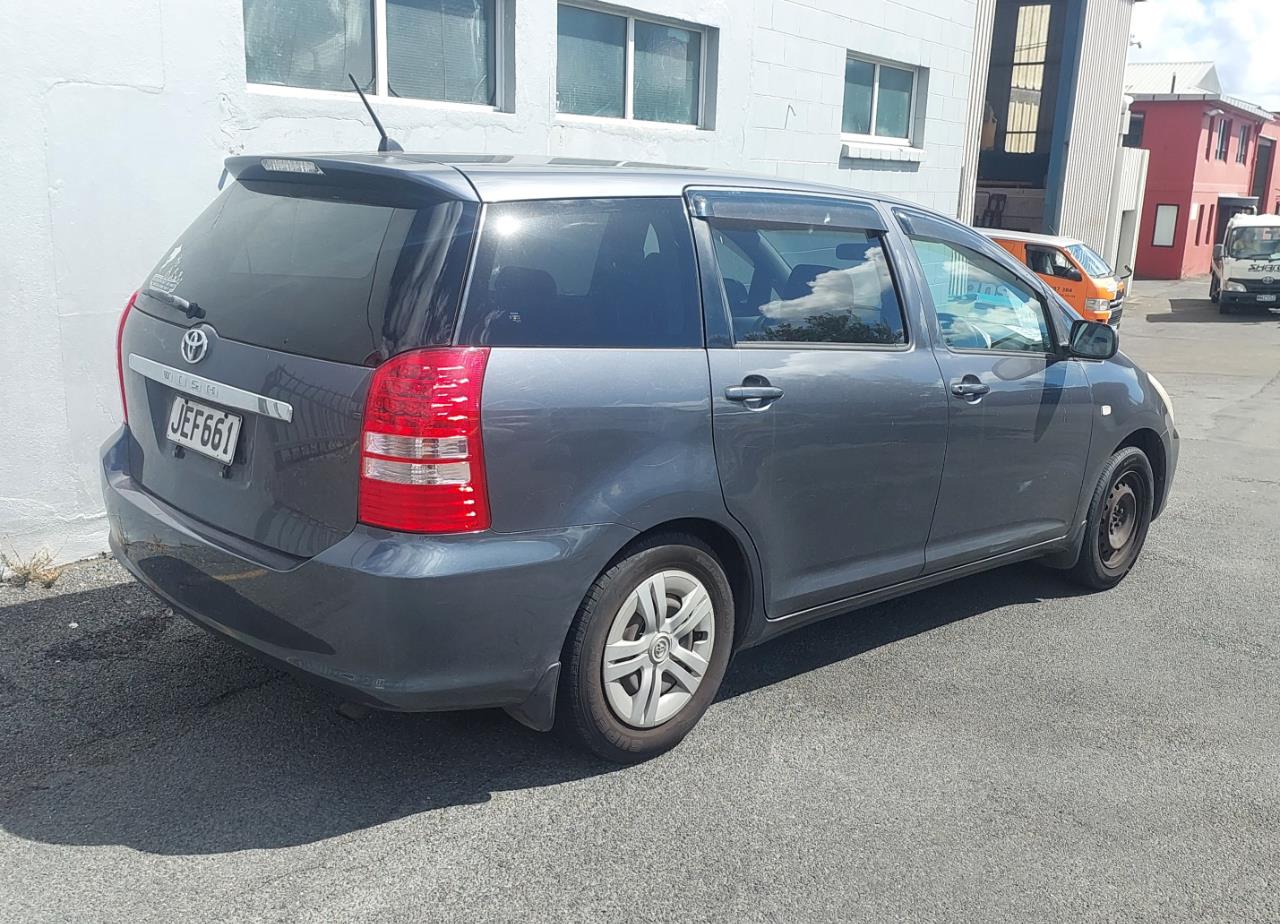 2005 Toyota Wish