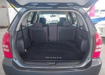 2005 Toyota Wish - Thumbnail