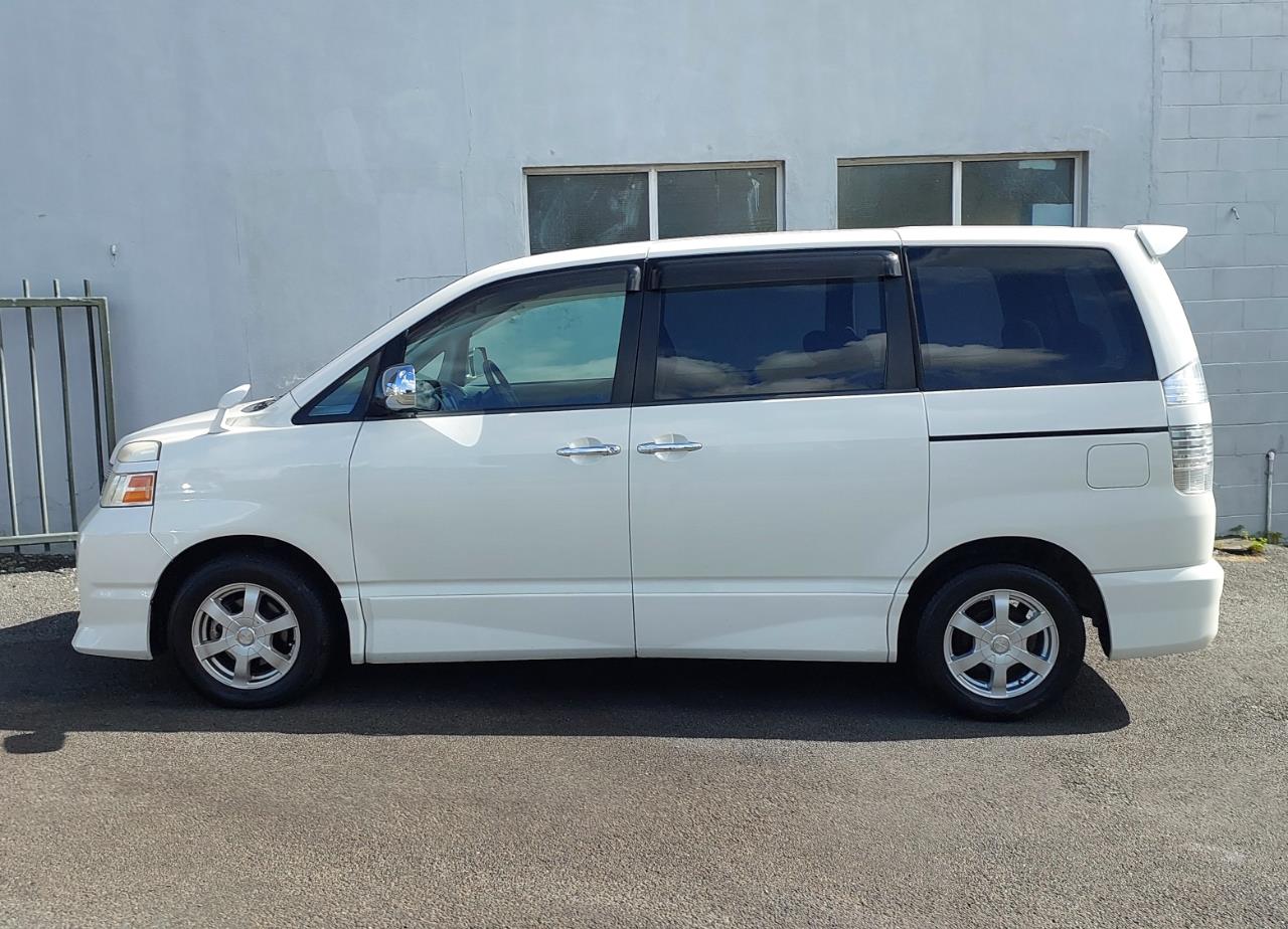 2007 Toyota VOXY