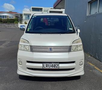 2007 Toyota VOXY - Thumbnail
