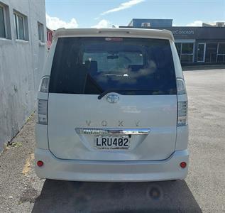 2007 Toyota VOXY - Thumbnail