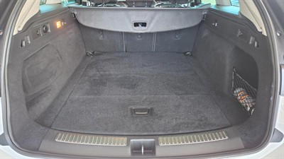 2019 Holden COMMODORE - Thumbnail