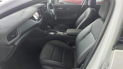 2019 Holden COMMODORE - Thumbnail