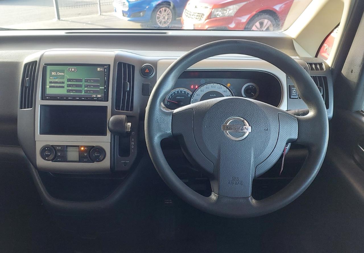 2005 Nissan Serena