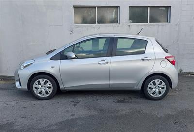 2019 Toyota YARIS - Thumbnail