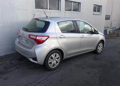 2019 Toyota YARIS - Thumbnail