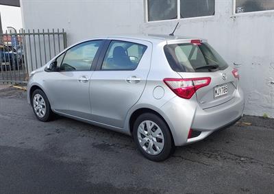 2019 Toyota YARIS - Thumbnail