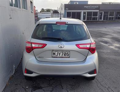 2019 Toyota YARIS - Thumbnail