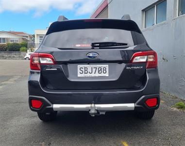 2017 Subaru Outback - Thumbnail