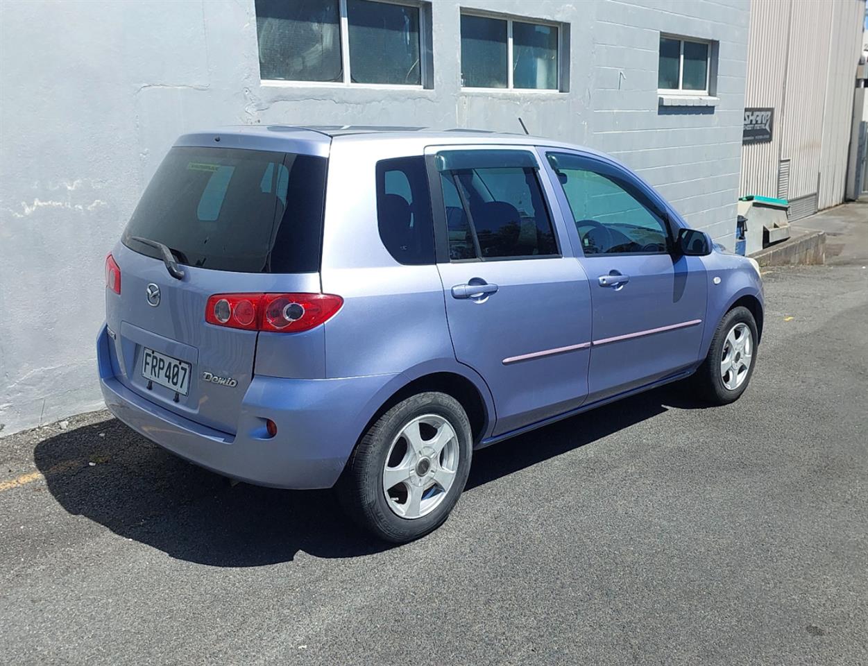 2005 Mazda Demio