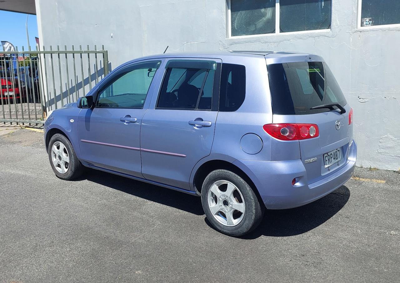 2005 Mazda Demio