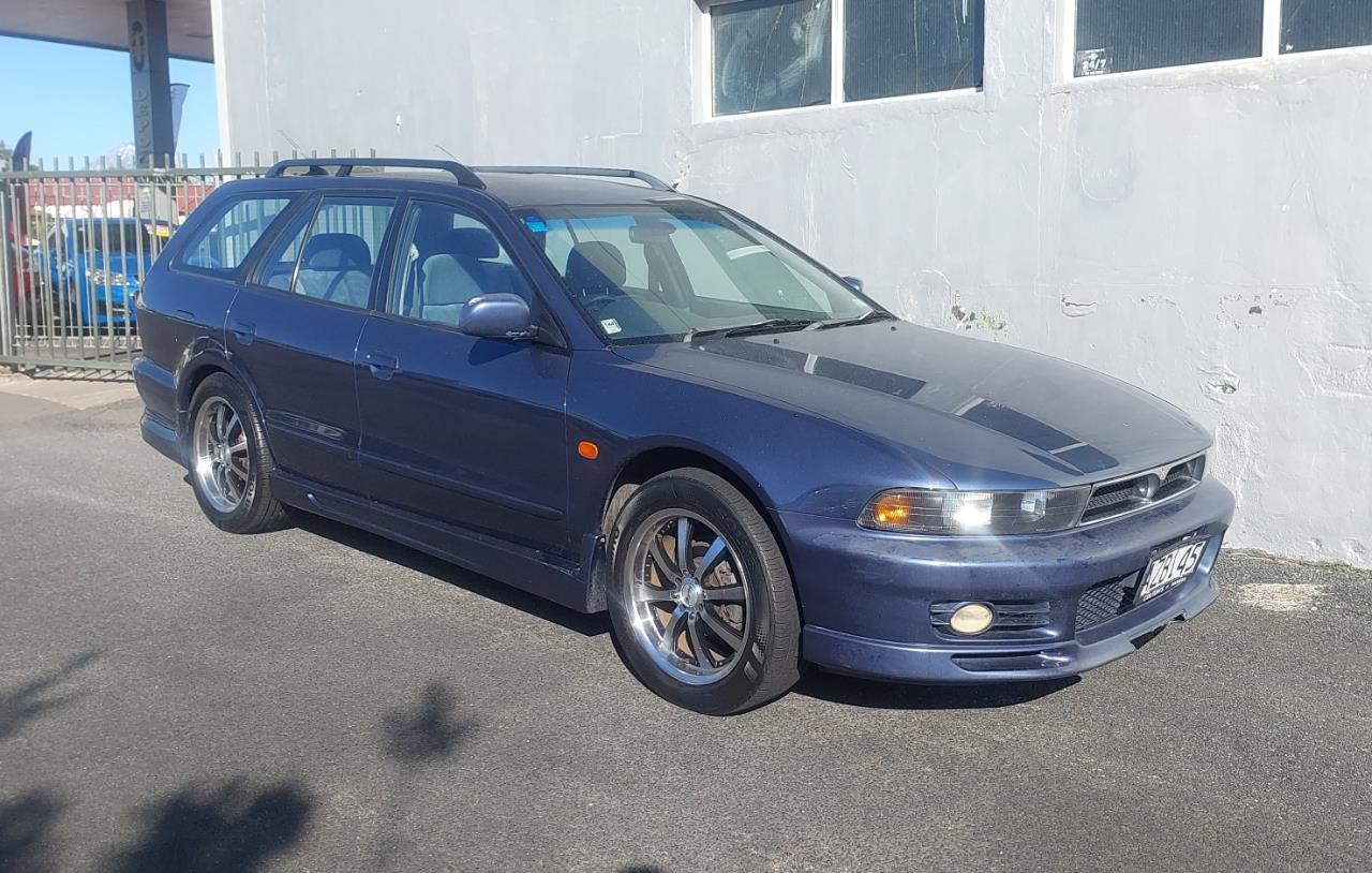 1996 Mitsubishi Legnum