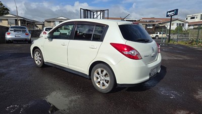 2008 Nissan Tiida - Thumbnail