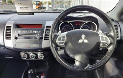 2010 Mitsubishi Outlander - Thumbnail