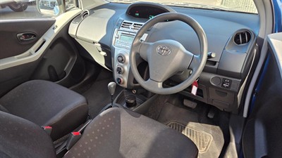 2006 Toyota YARIS - Thumbnail
