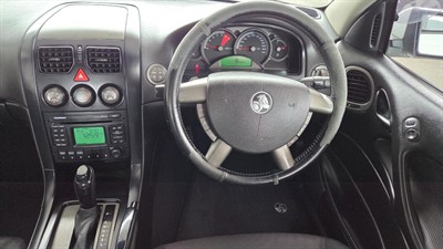 2006 Holden COMMODORE - Thumbnail