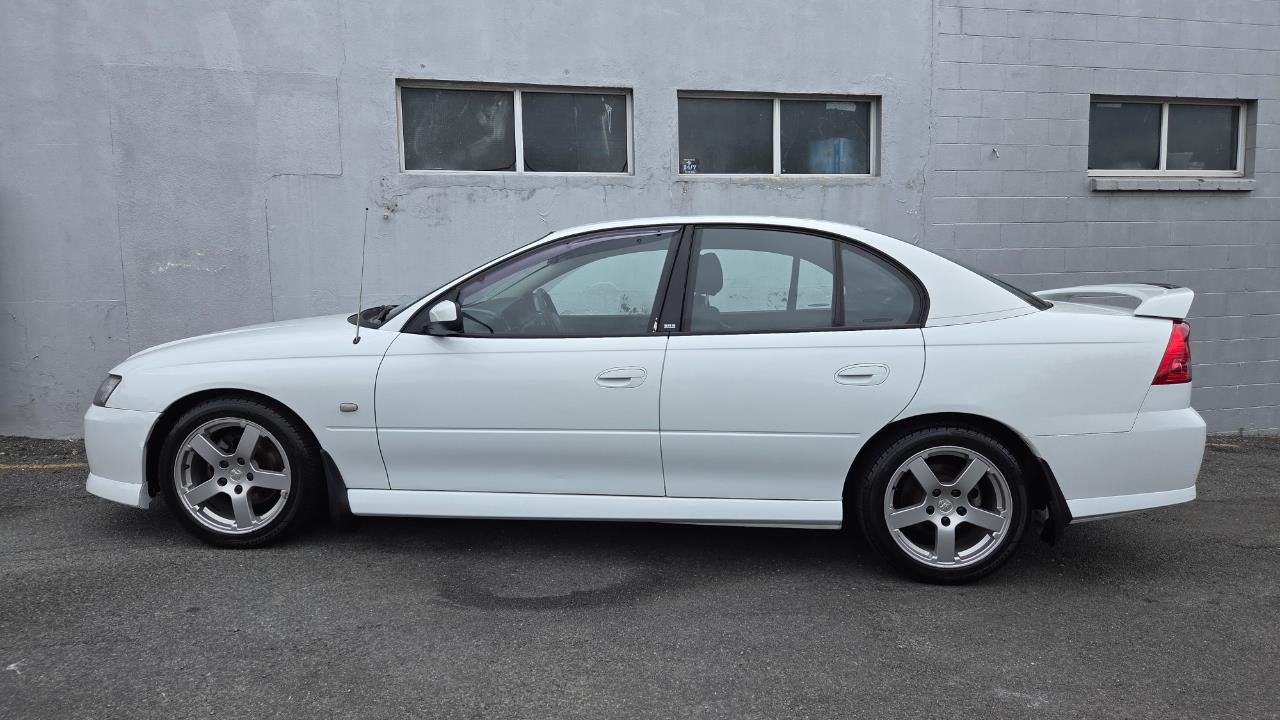 2006 Holden COMMODORE