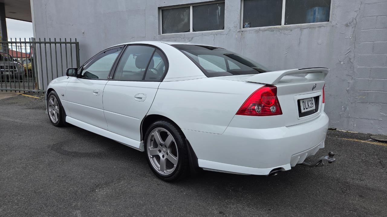 2006 Holden COMMODORE
