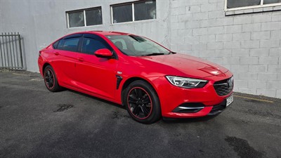 2019 Holden COMMODORE - Thumbnail