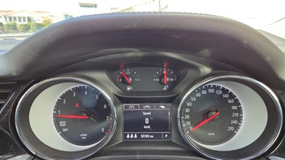 2019 Holden COMMODORE - Thumbnail