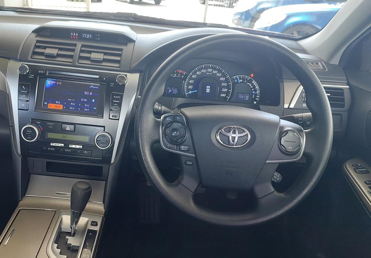 2013 Toyota AURION