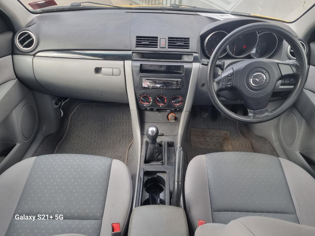 2004 Mazda Axela