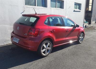 2015 Volkswagen POLO - Thumbnail