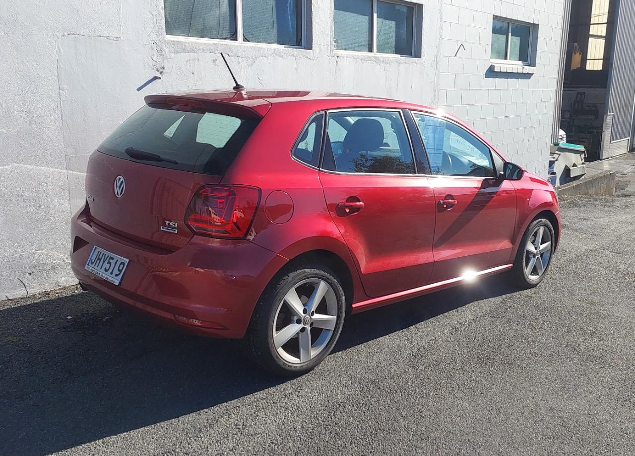 2015 Volkswagen POLO