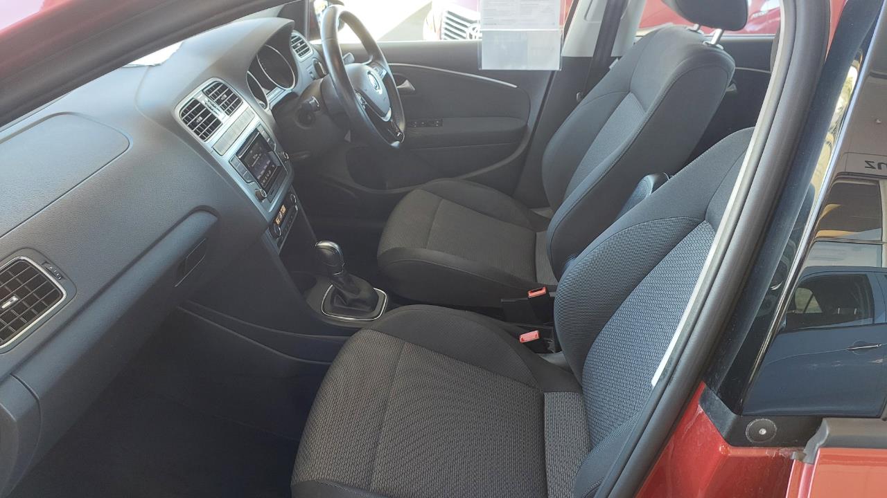 2015 Volkswagen POLO