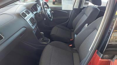 2015 Volkswagen POLO - Thumbnail