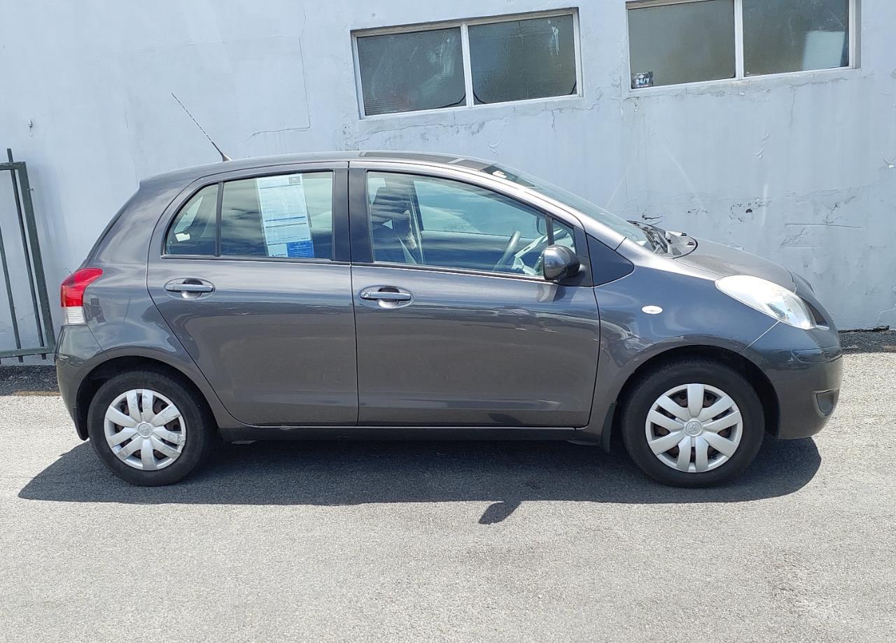 2010 Toyota YARIS