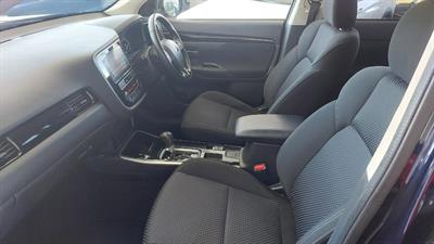 2018 Mitsubishi Outlander - Thumbnail