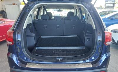 2018 Mitsubishi Outlander - Thumbnail