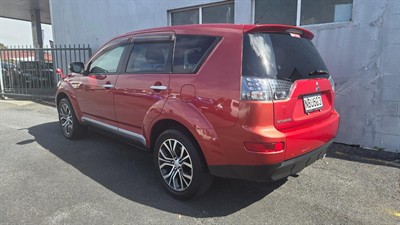 2008 Mitsubishi Outlander - Thumbnail