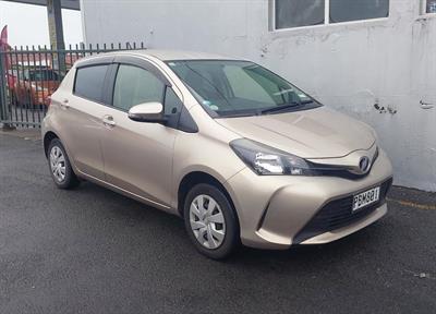 2015 Toyota Vitz - Thumbnail