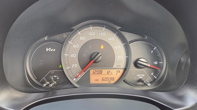 2015 Toyota Vitz - Thumbnail