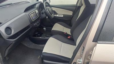 2015 Toyota Vitz - Thumbnail