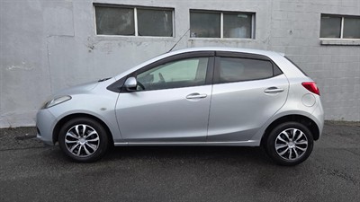 2010 Mazda Demio - Thumbnail