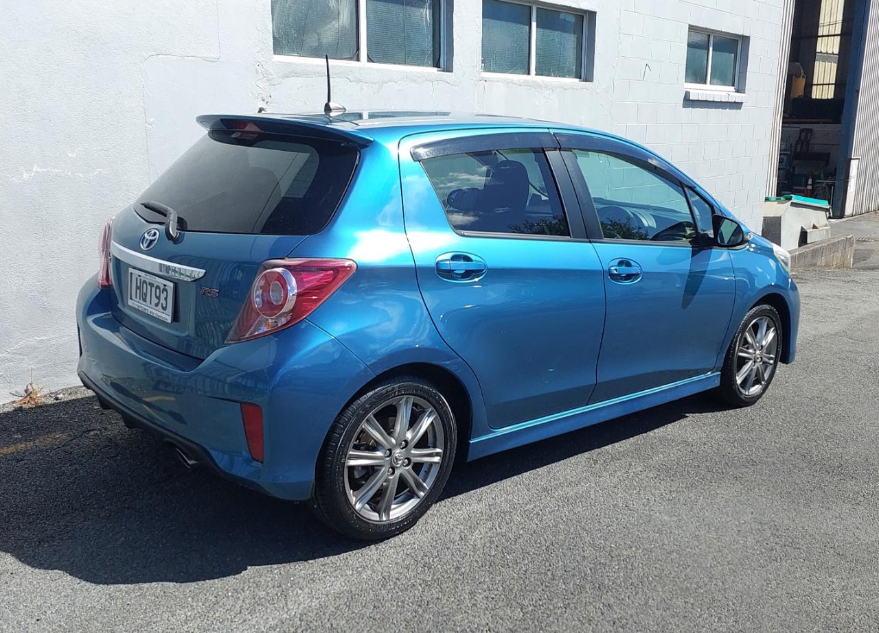 2011 Toyota Vitz