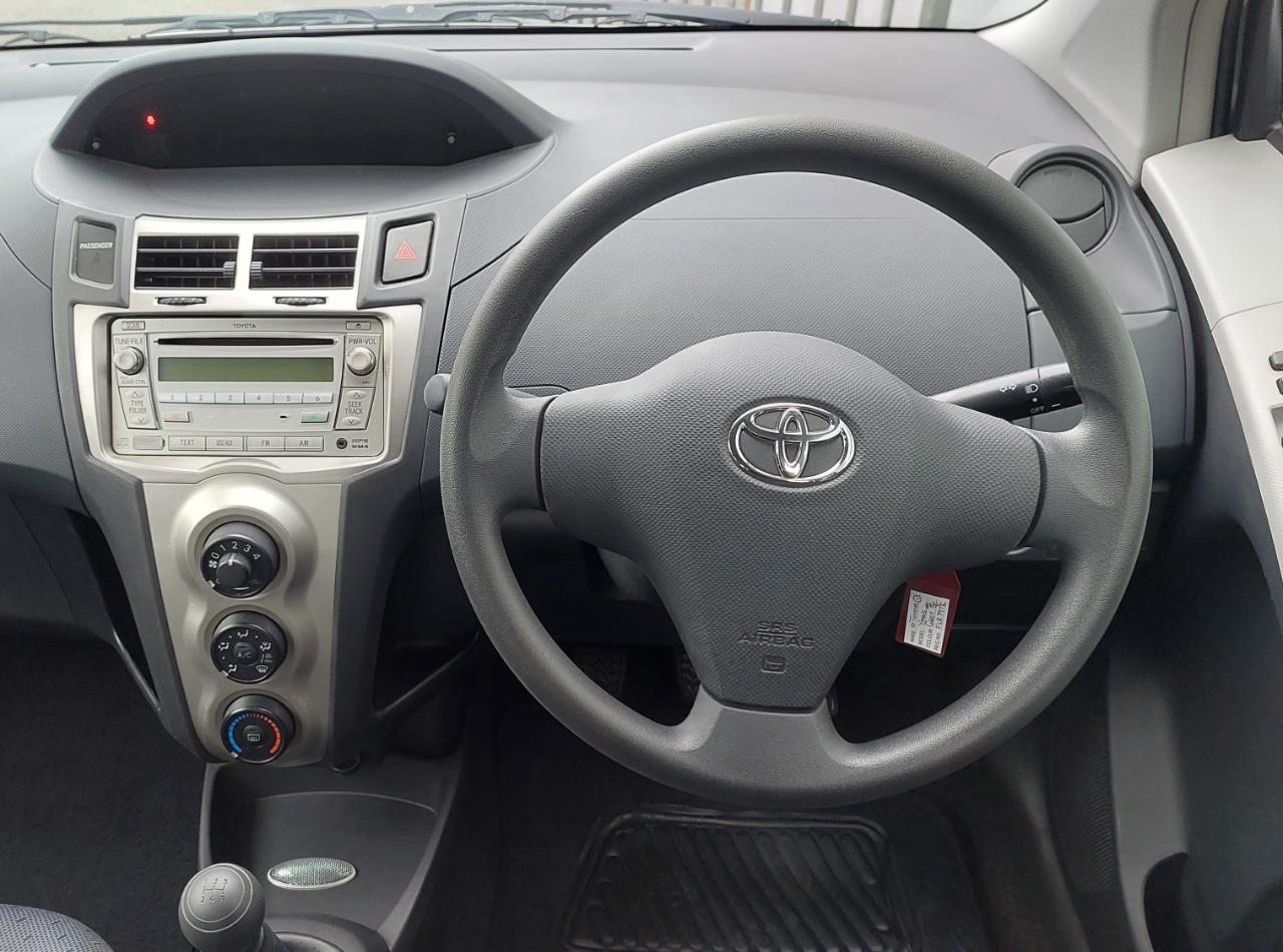 2010 Toyota YARIS