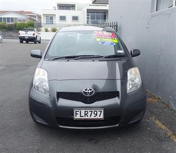 2010 Toyota YARIS - Thumbnail