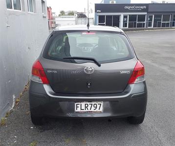 2010 Toyota YARIS - Thumbnail